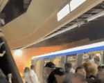 Incendiu la metrou în stația Universitate. Călătorii au forțat ușile ca să iasă din tren
