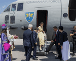 Toate privirile pe Prima Doamna!! Cum a apărut Mirabela Grădinaru la dineul oficial din Ankara. Toți au vorbit despre rochia galbenă, dar surpriza a venit câteva ore mai târziu