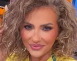 Raiul pe pământ! Cum arată casa cu 5 camere a Mirelei Vaida: Living cu perete de sticlă spre pădure și piscină de 30.000 € [27 FOTO]