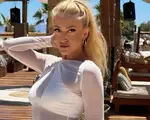 Iuliana Pepene, imagini incendiare din Mykonos. Cum s-a fotografiat vedeta de la Observator în „insula milionarilor”