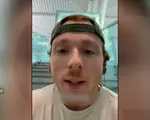 Reacţia unui turist străin la condiţiile din Aeroportul Otopeni: "Stau pe scări, înăuntru sunt 35-37 de grade"