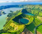 "Hawaii-ul Europei": Locul spectaculos unde vacanţele sunt ieftine, iar berea costă doar 8 lei