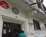 Sute de apartamente cu bulină roșie sunt închiriate turiştilor, deşi legea interzice. Proprietarii, somaţi