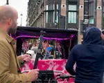 Grupare de români, acuzată că păcălește turiștii în Londra. Cât au cerut pentru o cursă de nici 2 km cu ricşa