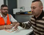 Cât câștigă un român care lucrează pe șantier în Irlanda. Își ia banii în fiecare săptămână