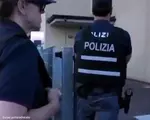 Româncă din Italia, condamnată la închisoare după ce şi-a lăsat copilul să sune 2 ore la uşă