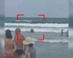 Răsturnare de situaţie în cazul turistului mort după ce a fost scos de 4 ori din mare