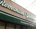 Restaurantul din New York care are în meniu sarmale, pomana porcului şi tochitura