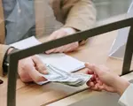 Prima bancă de la noi care permite amânarea ratelor pentru dezvoltatorii imobiliari după blocajul de la ANCPI