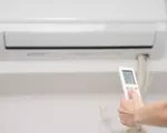 Comanzi aer condiţionat la reducere, însă coletul vine cu surprize. Cum funcţionează noua escrocherie a verii