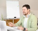 Cât a câştigat un profesor din Timiş doar din meditaţii, într-un singur an. Suma uriaşă declarată la Fisc