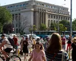 Guvernul le dă 200.000 de euro românilor din Diaspora. Care este condiţia
