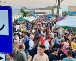 O comună din România, invadată de turişti după un fakenews cu ChatGPT. Primarul îi roagă să plece acasă