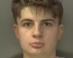 O româncă a fost ucisă în "camera morții" din UK. Criminalul e un student obsedat de serialul Dexter