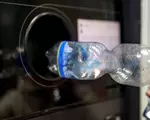 Un bărbat a reciclat peste 1 milion de PET-uri, timp de 10 ani. Câți bani a făcut