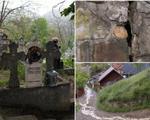 "Cade și vin morții aici". Teroare într-o comună buzoiană, unde un cimitir ar putea să o ia la vale peste case