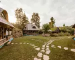 Un "sat" întreg din România, scos la vânzare cu 750.000 de euro. Ce primește cumpărătorul pentru această sumă