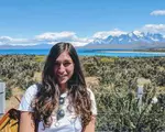 Reacția unei americance după ce a gustat murături în București: "Mâncăm multe murături, pentru că și bem mult"