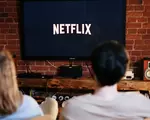 El este comentatorul din România care a fost reclamat pentru că a recomandat în timpul meciului naționalei un serial de pe Netflix