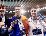 Piele de găină! IMNUL României a răsunat la Paris! David Popovici a primit medalia de aur după finala fabuloasă la 100 m liber. Video