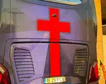 Crucea mutată pe spate! » Cum arată noul autocar al lui FCSB, după colantare: imagini din Ghencea