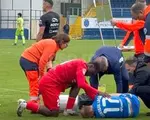 „Băăă, i se vede osul!!” » Scene de coșmar în Liga 2: fractură deschisă, i-a terminat cariera, arbitrul NU a dat nici „galben”! Atenție, imagini șocante!