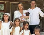 Ultima oră! Gata, a arătat-o pe micuța Nina, după ce a botezat-o, iar lumea a rămas mască! Toate pozele de la botezul fiicei Laurei Cosoi. Potop de vedete, petrecere câmpenească, 3 zile și 3 nopți
