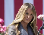 Donald Trump i-a înmânat lui Putin o scrisoare din partea soției sale. Ce i-a scris Melania Trump liderului de la Kremlin