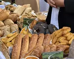 Spectacolul pâinii în București. Kosovarii au venit cu plăcinte spectaculoase, croații cu zeci de forme și sortimente