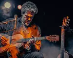 Adrian Despot, solistul trupei Vița de Vie: „Scena e singurul loc unde sunt 100% liber, unde sunt eu. E o libertate de care nu mă pot bucura ca și civil”
