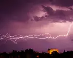 ANM a emis trei noi avertizări meteo de furtuni cu grindină. Harta zonelor vizate de codurile galben și portocaliu de vreme extremă