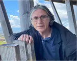 Un șofer de autobuz român a fost nominalizat la Premiul Literar Prince Pierre de Monaco 2026. Marius Daniel Popescu își poate câștiga locul printre somitățile Franței