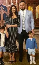 Claudia-Pastrascanu-si-familia-300x375-1