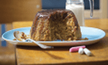 Pudding clasic servit cu cremă de ou