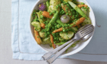 Legume de primăvară și pesto cu pătrunjel