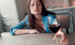 România, pe locul V în lume la consumul de alcool. Alcoolul, implicat în producerea a peste 200 de boli diferite