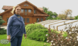 Cum arată casa Torei Vasilescu: „Stau aici ca la mănăstire'. Are o curte impresionantă și piscină în fața vilei