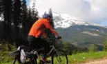 Cu bicicleta pe munte