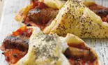 Rulouri cu carnati si chutney
