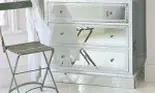 Redecoreaza, reconditioneaza: O comoda cu oglinzi
