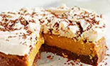 Tort de caramel sarat si bezea cu alune