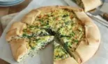 Quiche cu spanac, şuncă şi brânză