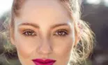 Trucul de make-up care îţi luminează chipul!