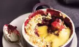 Pudding cald cu mere și cremă de vanilie