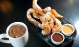 Churros și sos de ciocolată cu espresso