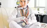 Fetiţa a cărei „păpuşă” preferată e floreta