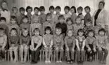O învațătoare rămâne șocată de ceea ce găsește în dosarul unui elev