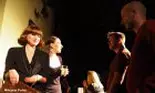 Shot, un spectacol de teatru despre condiția femeii