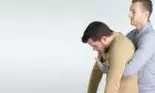 Dacă cineva se sufocă, aplicaţi metoda Heimlich