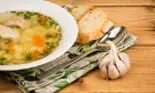 Dietă cu supă de pui. Cum să slăbești sănătos, fără să te înfometezi